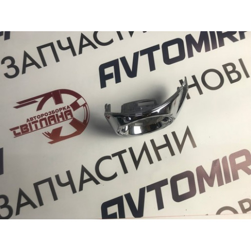 Кронштейн фари протитуманної лівий Ford Focus 3 2011-2017 330654